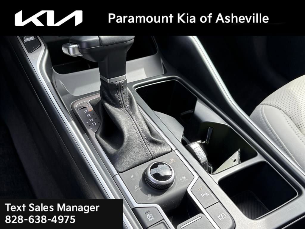 Certified 2025 Kia Sorento EX w/ Panoramic Sunroof Package image 26