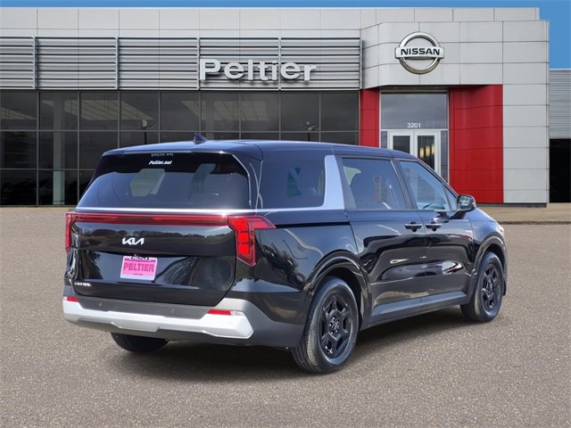 Used 2025 Kia Carnival image 6