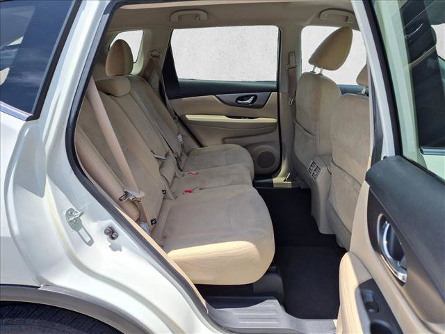 Used 2016 Nissan Rogue SV w/ SV Premium Package FWD image 20