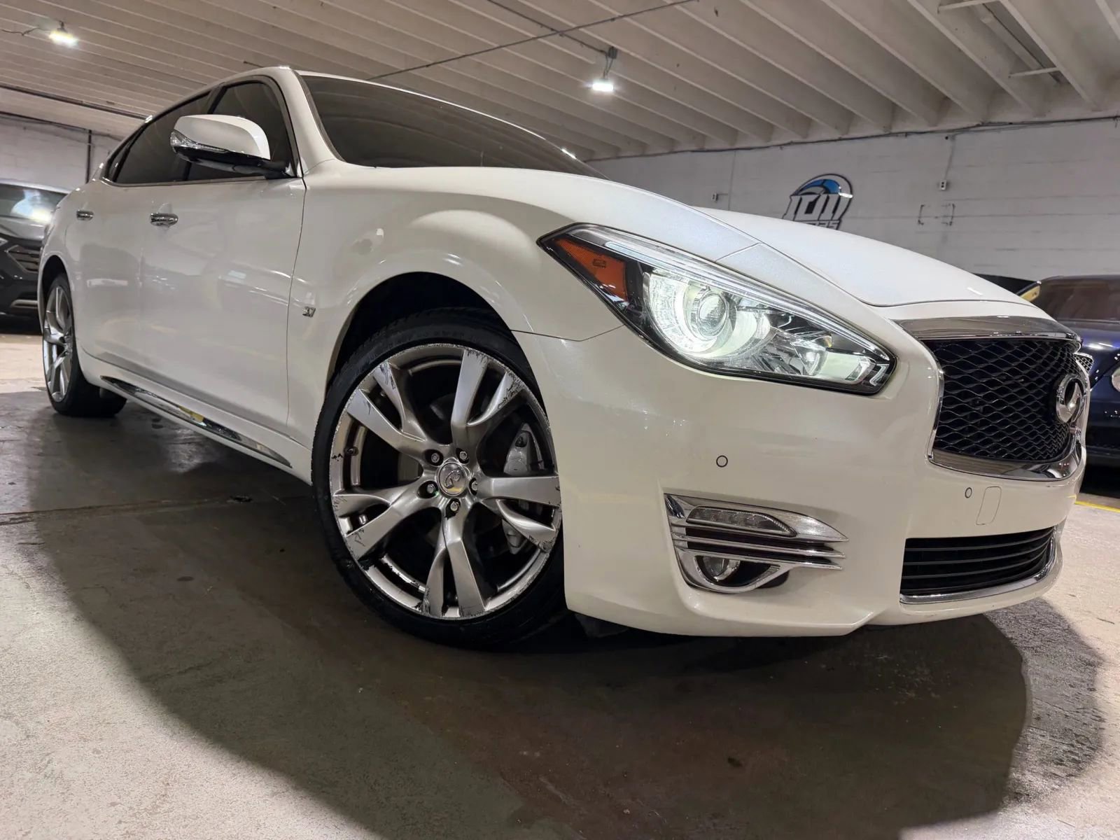 Used 2018 INFINITI Q70 L 3.7 AWD/4WD image 5