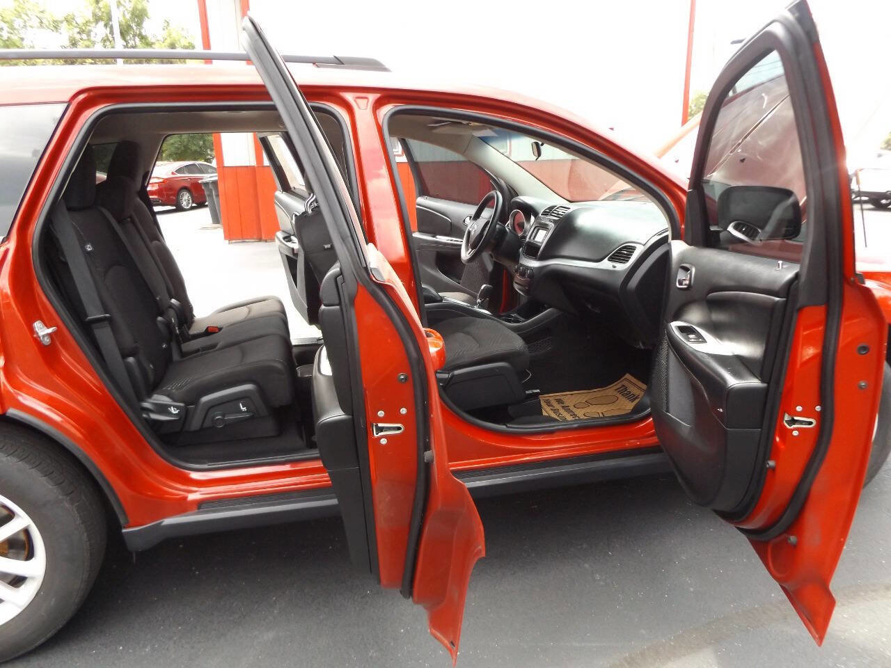 Used 2014 Dodge Journey SXT w/ Flexible Seating Group image 21