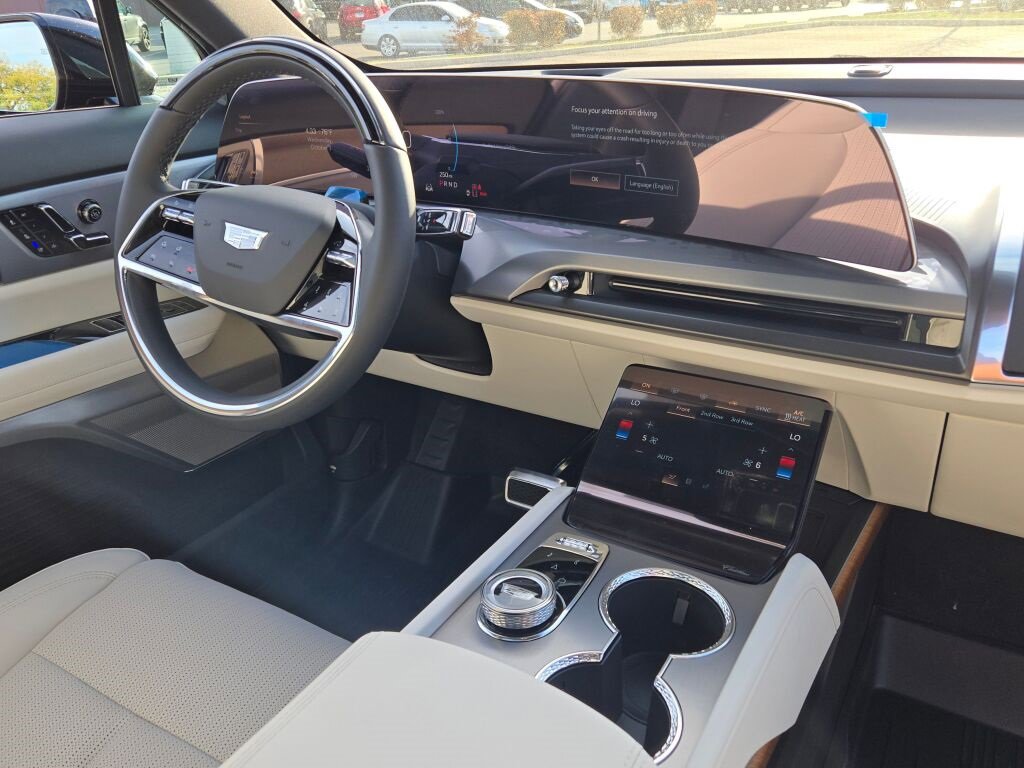New 2026 Cadillac Vistiq Sport w/ LPO, Floor Liner Package image 9