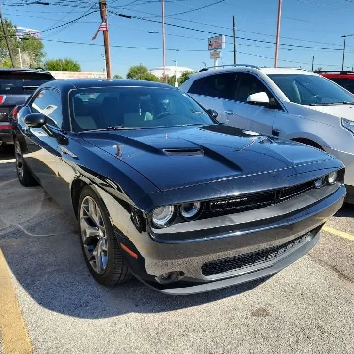 Used 2016 Dodge Challenger SXT Plus RWD image 3
