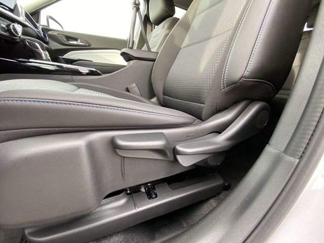 New 2026 Chevrolet Trax LT w/ LT Convenience Package FWD image 12