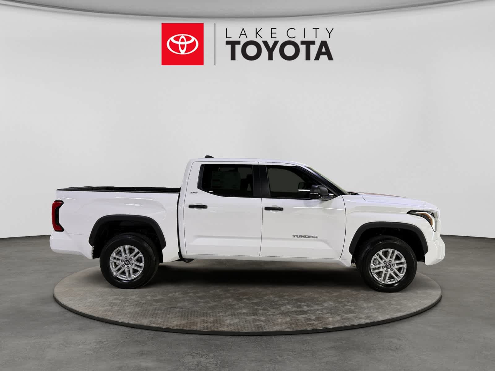 New 2026 Toyota Tundra SR5 w/ SR5 Convenience Package AWD/4WD image 7