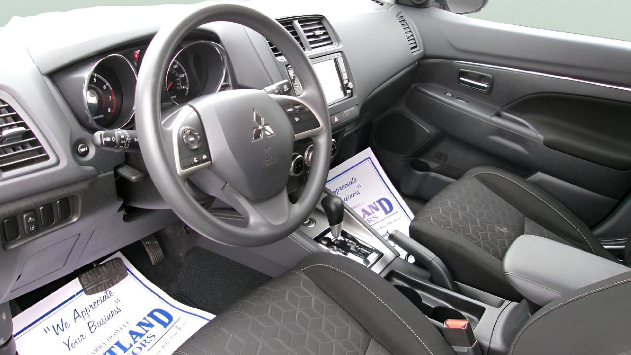 Used 2025 Mitsubishi Outlander Sport ES image 12