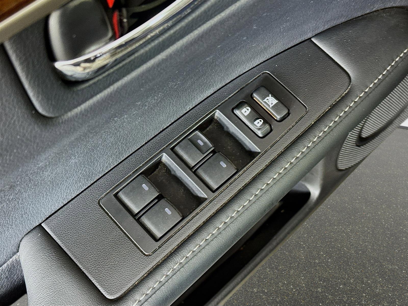 Used 2015 Lexus ES 350 350 w/ Luxury Package image 19