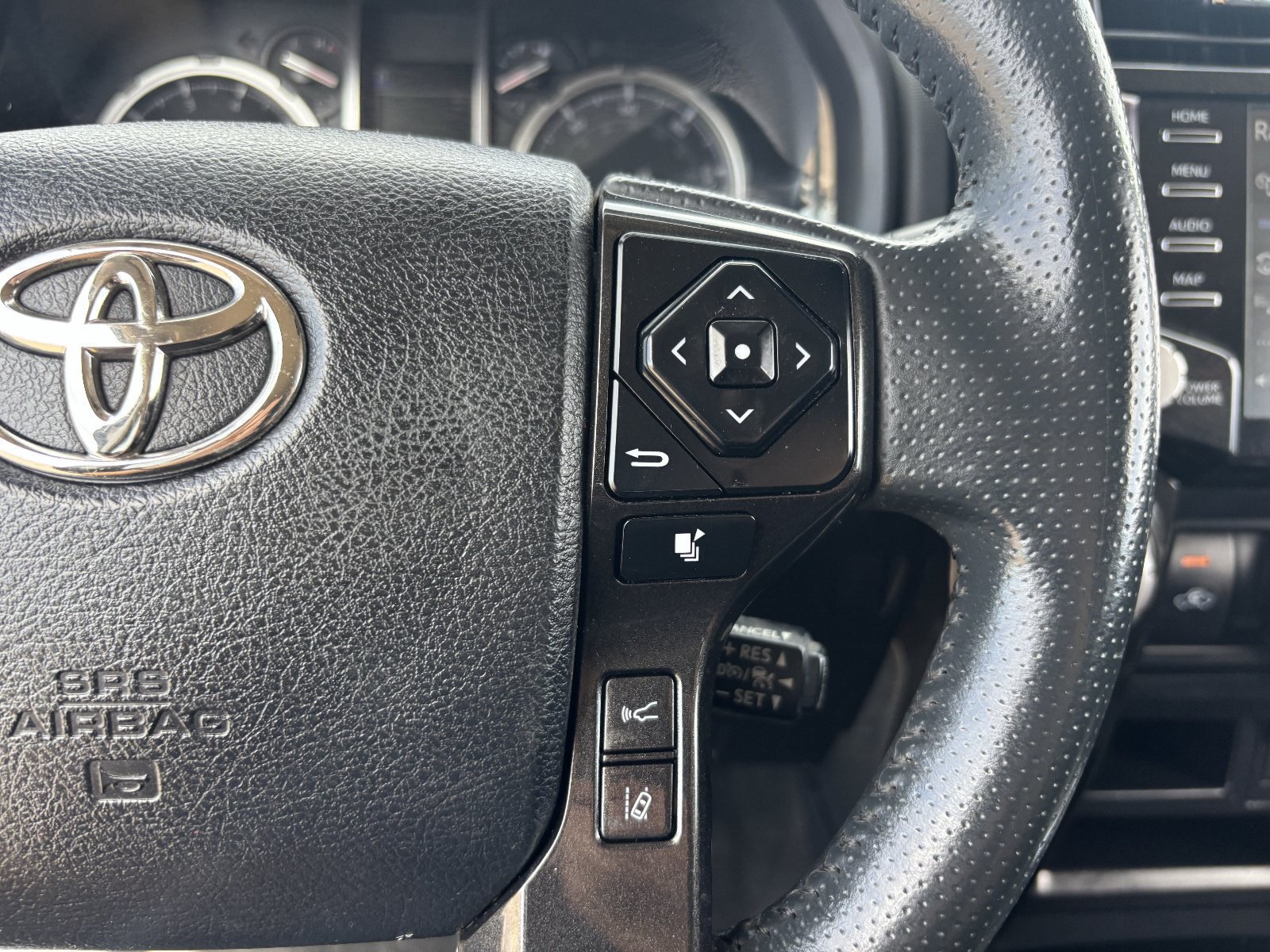 Used 2021 Toyota 4Runner TRD Off-Road Premium AWD/4WD image 31