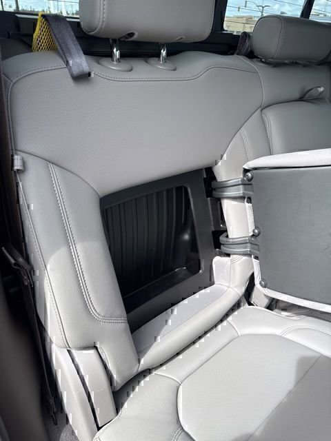 Used 2022 GMC Sierra 1500 SLT w/ SLT Premium Plus Package AWD/4WD image 12