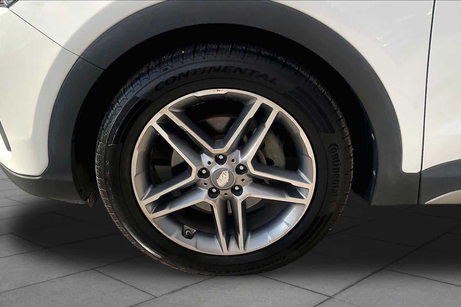 Used 2017 Hyundai Santa Fe Limited FWD image 10