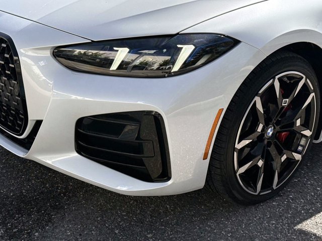 Used 2026 BMW 430i Coupe w/ M Sport Package RWD image 7