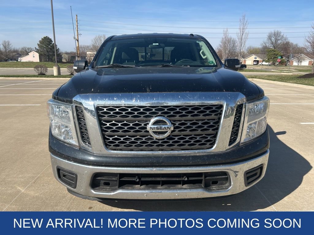 Used 2017 Nissan Titan SV video 2