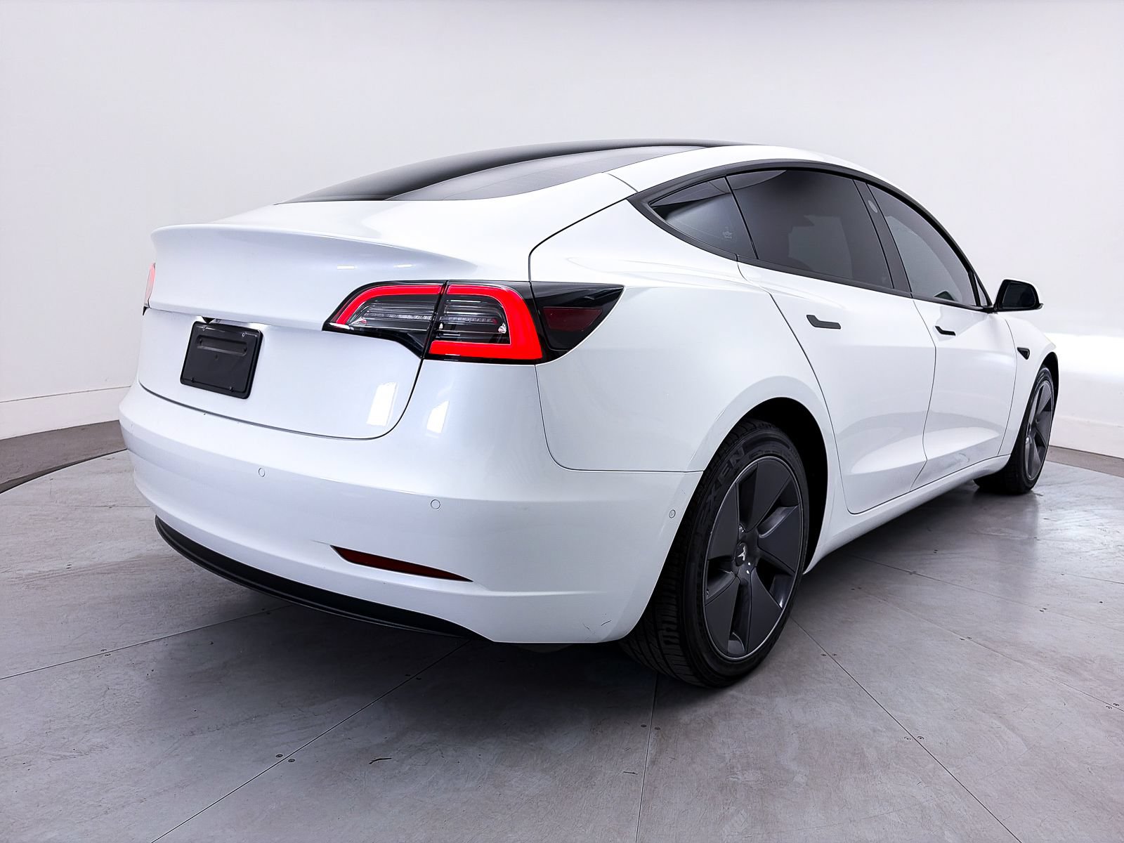 Used 2022 Tesla Model 3 Long Range AWD/4WD image 15