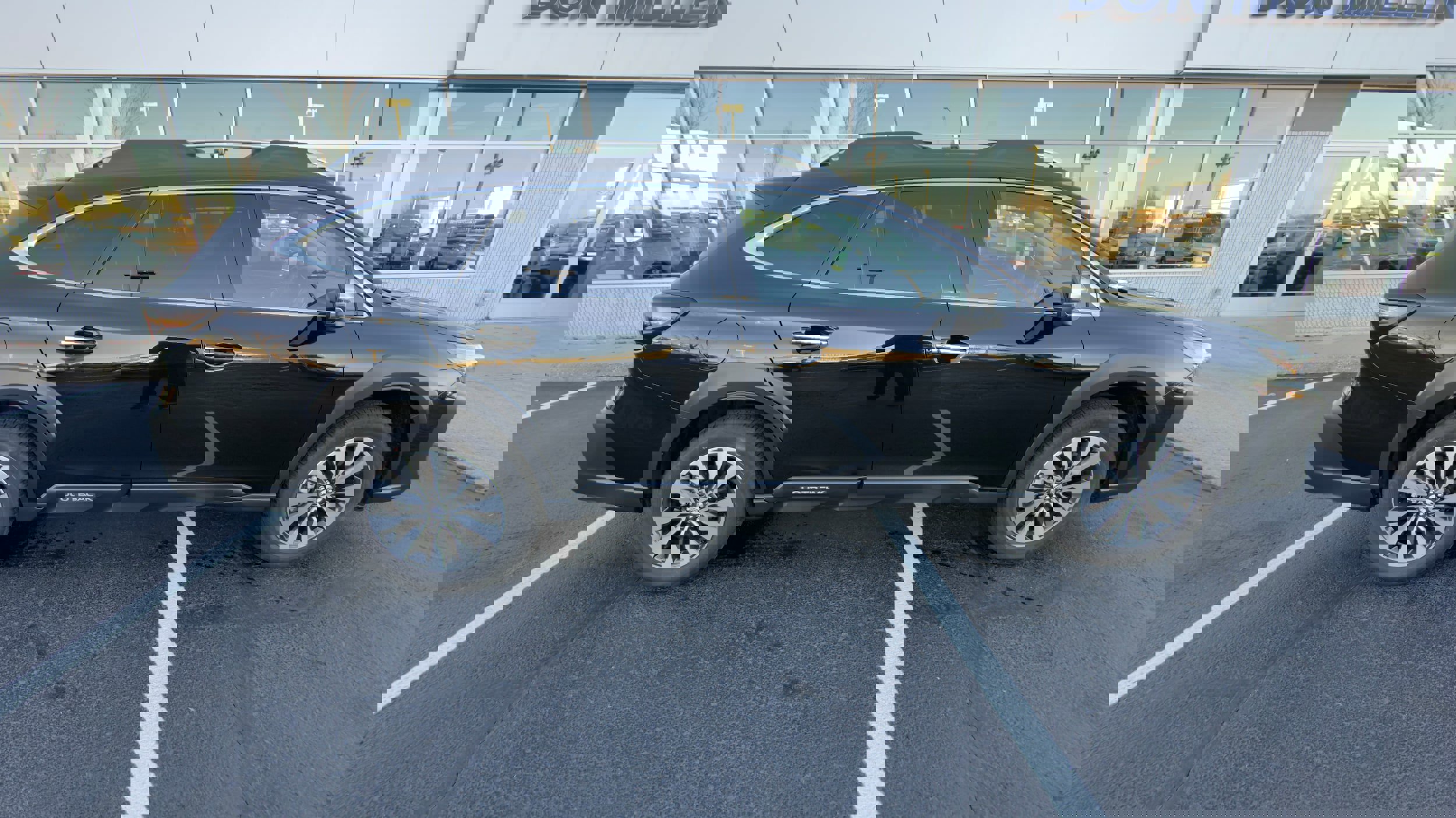 Used 2025 Subaru Outback Touring image 2