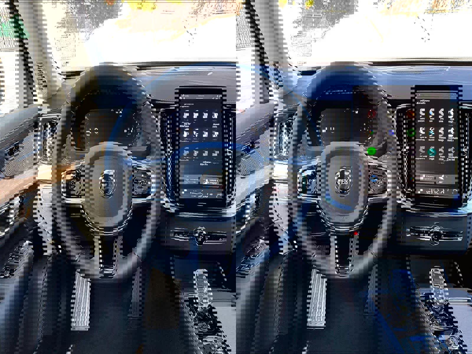 Used 2026 Volvo XC90 B6 Plus w/ Protection Package image 8