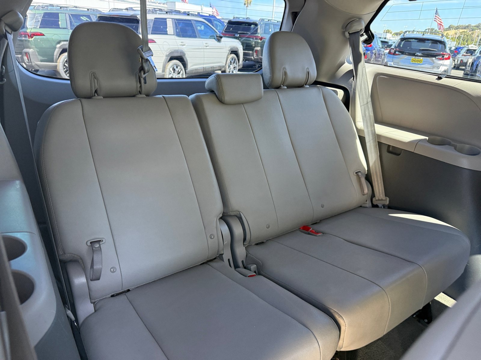 Used 2015 Toyota Sienna XLE w/ XLE Navigation Package FWD image 20