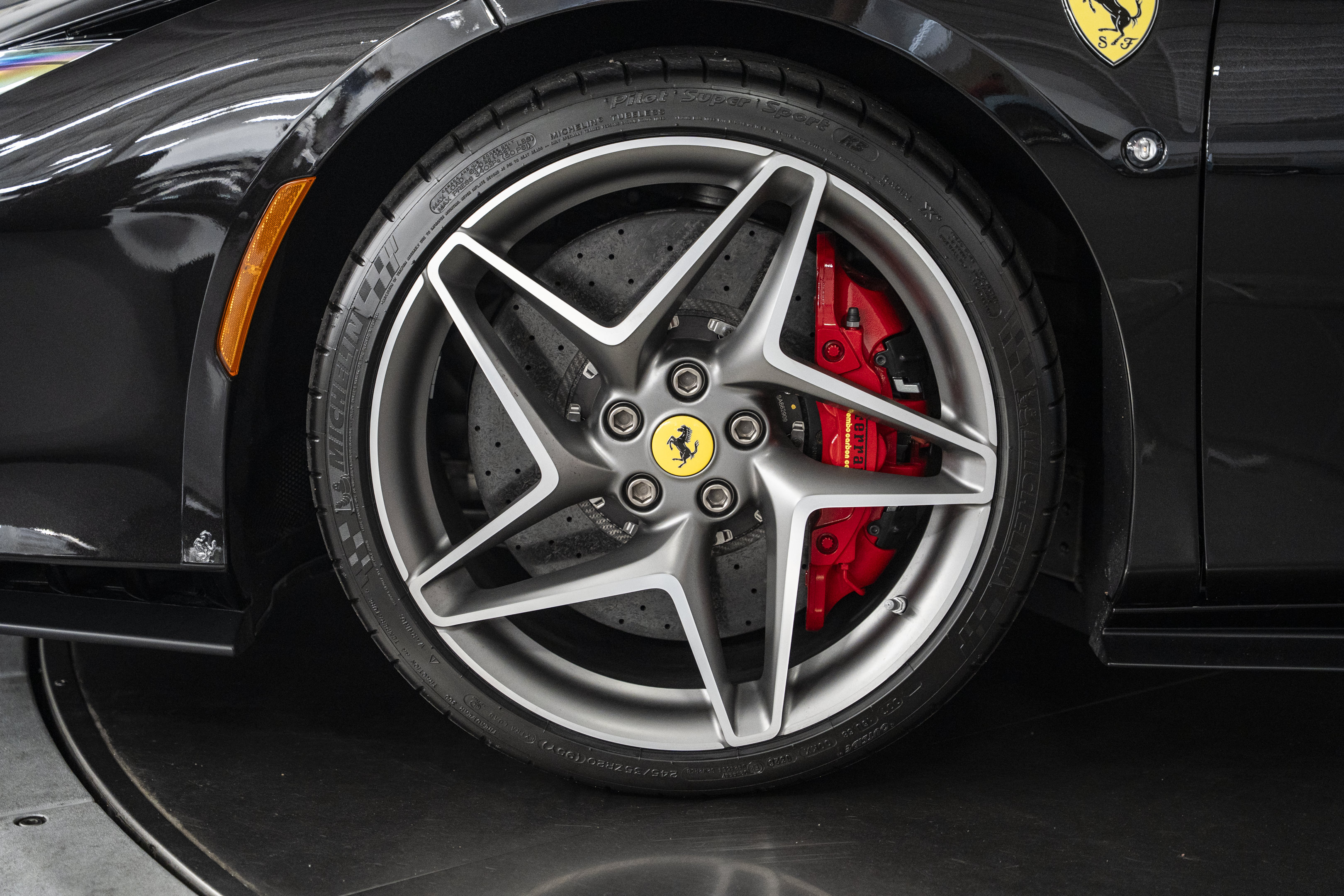 Used 2022 Ferrari F8 Tributo RWD image 24
