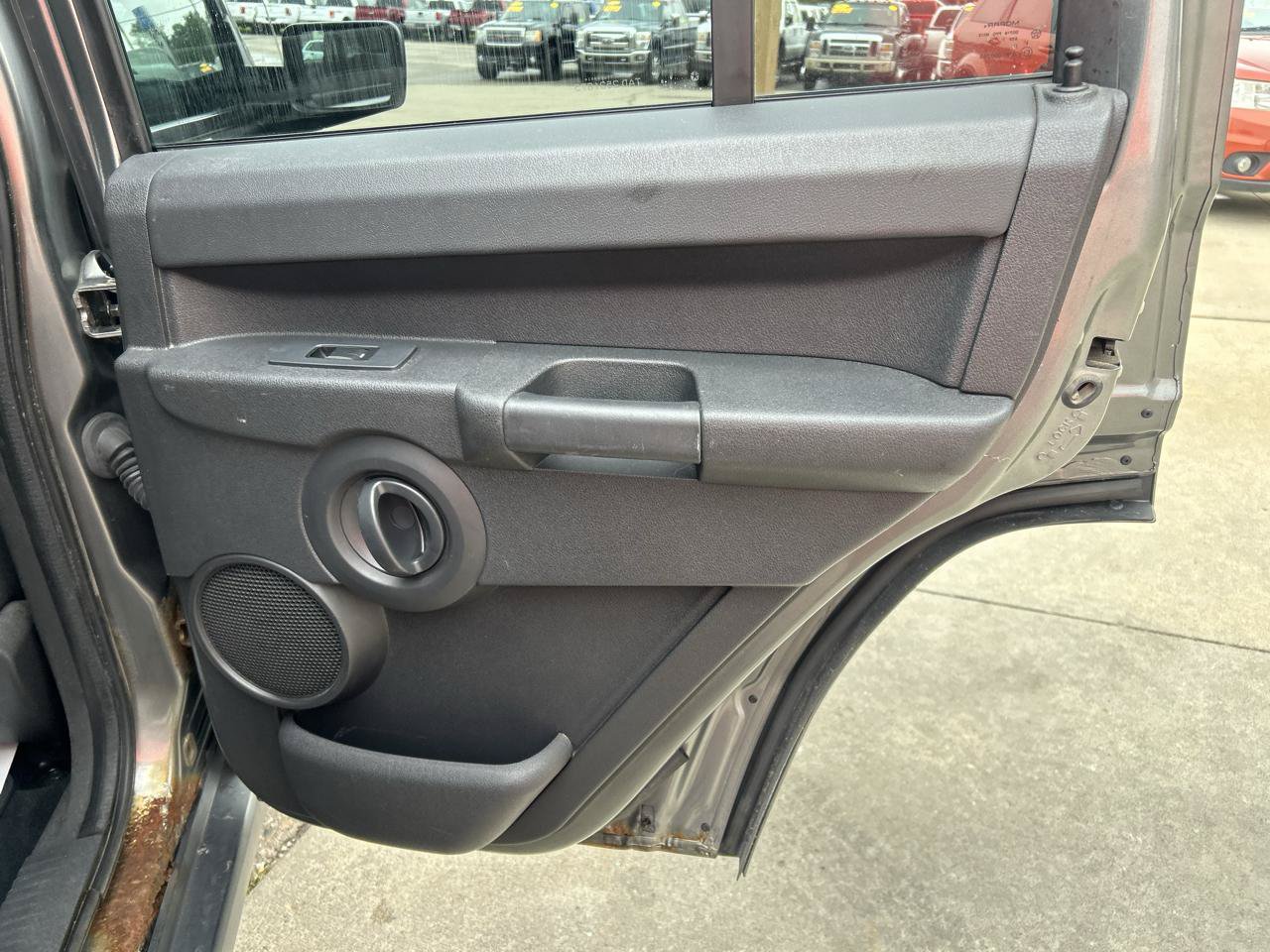 Used 2008 Jeep Commander Sport AWD/4WD image 16