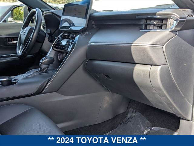 Used 2024 Toyota Venza Limited AWD/4WD image 23