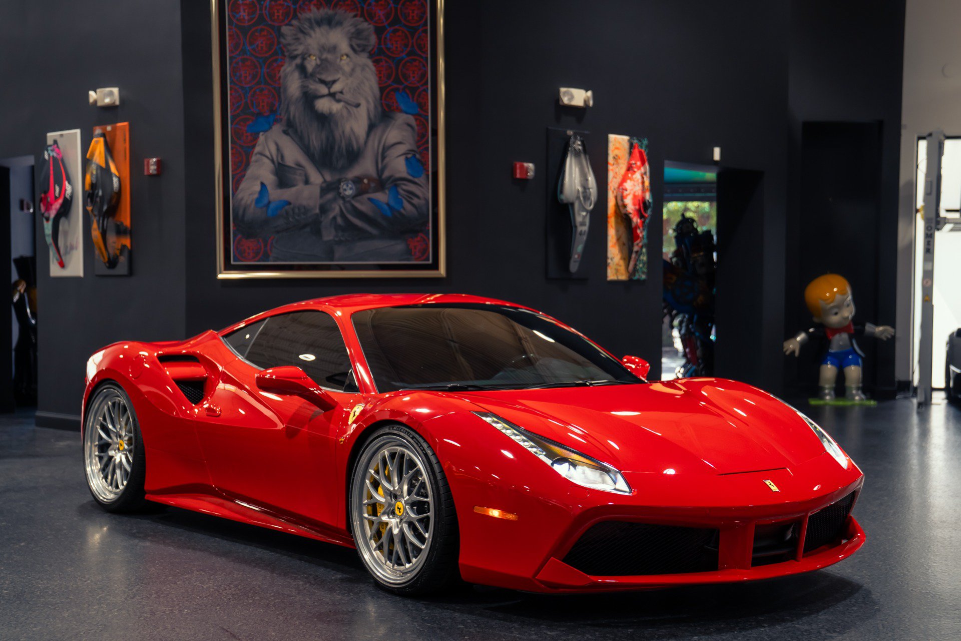 Used 2018 Ferrari 488 GTB RWD image 4