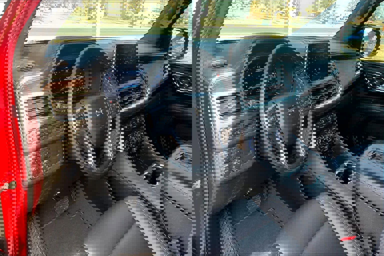 Certified 2024 Chevrolet Tahoe Z71 w/ Luxury Package image 17