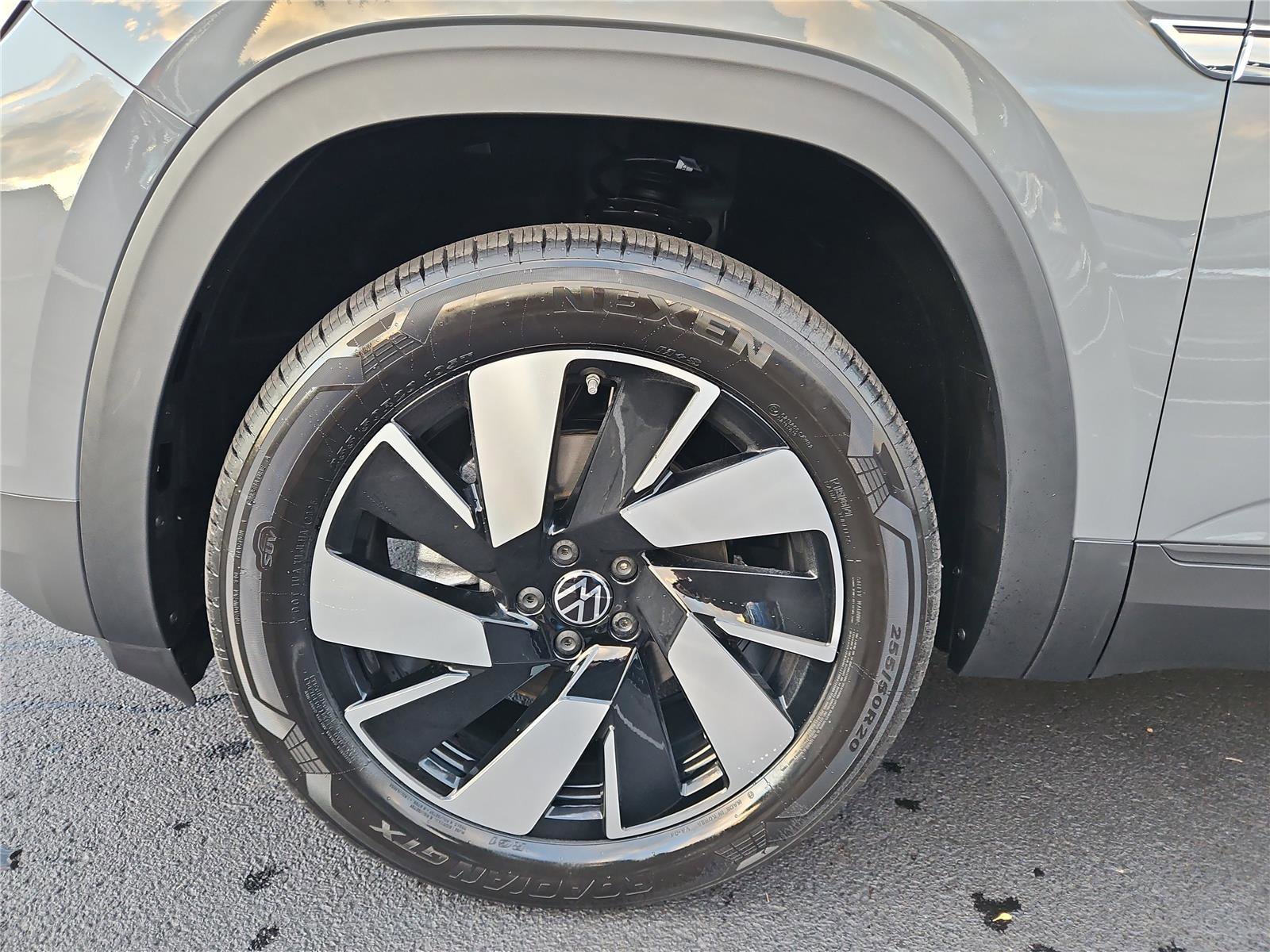 New 2026 Volkswagen Atlas Cross Sport SE image 10