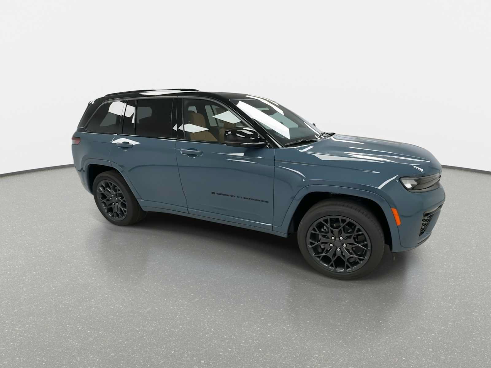 New 2026 Jeep Grand Cherokee Summit AWD/4WD image 2