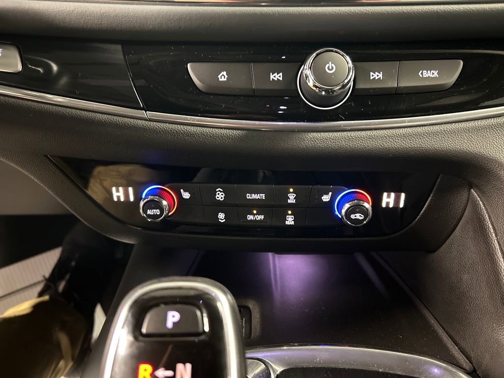 Used 2021 Buick Enclave Essence FWD image 19