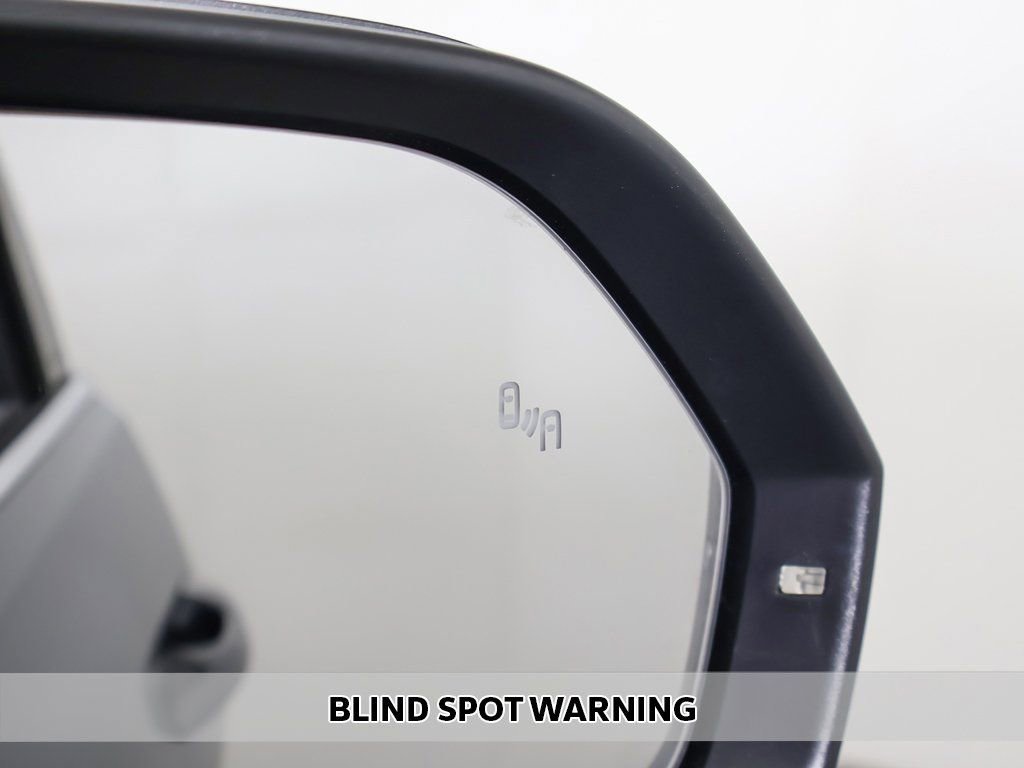 Used 2025 Volkswagen Atlas SE image 4