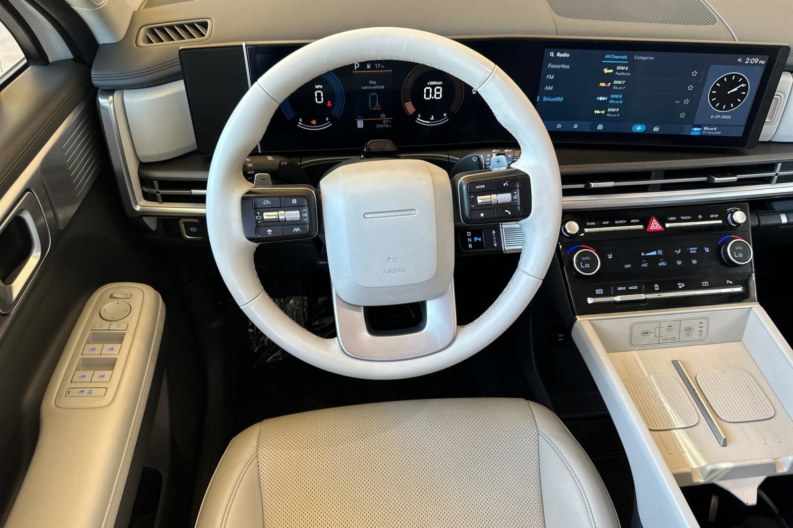 Used 2024 Hyundai Santa Fe SEL FWD image 15