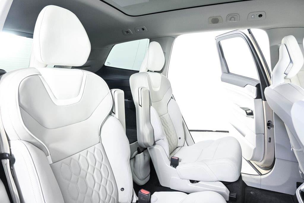 Certified 2025 Volvo EX90 Ultra AWD/4WD image 23