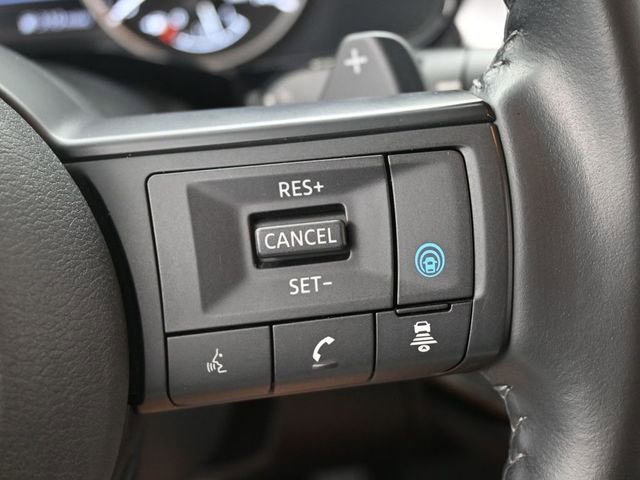 Used 2024 Nissan Pathfinder SV image 17