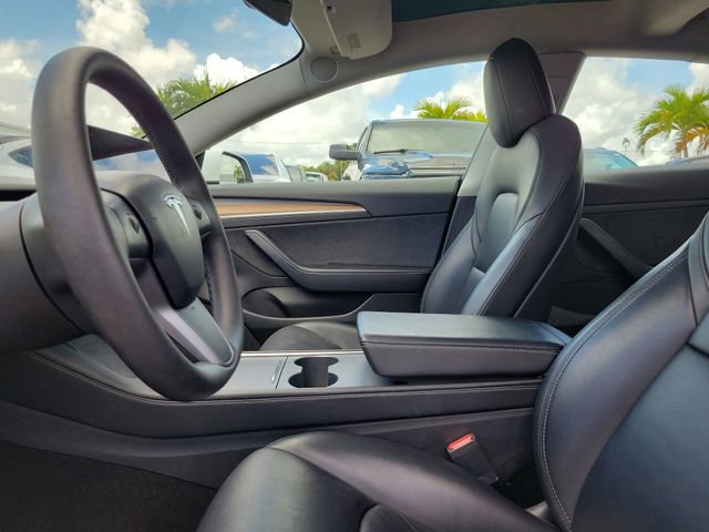Used 2022 Tesla Model 3 Performance image 18