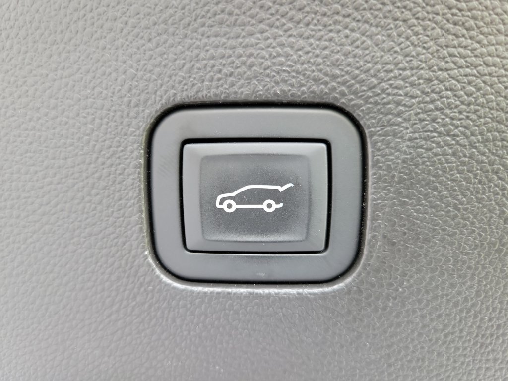 Used 2018 Buick Enclave Avenir w/ Avenir Technology Package FWD image 12
