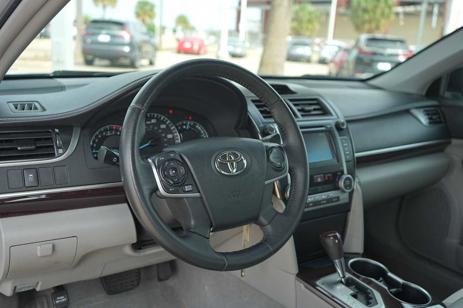 Used 2012 Toyota Camry XLE FWD image 2