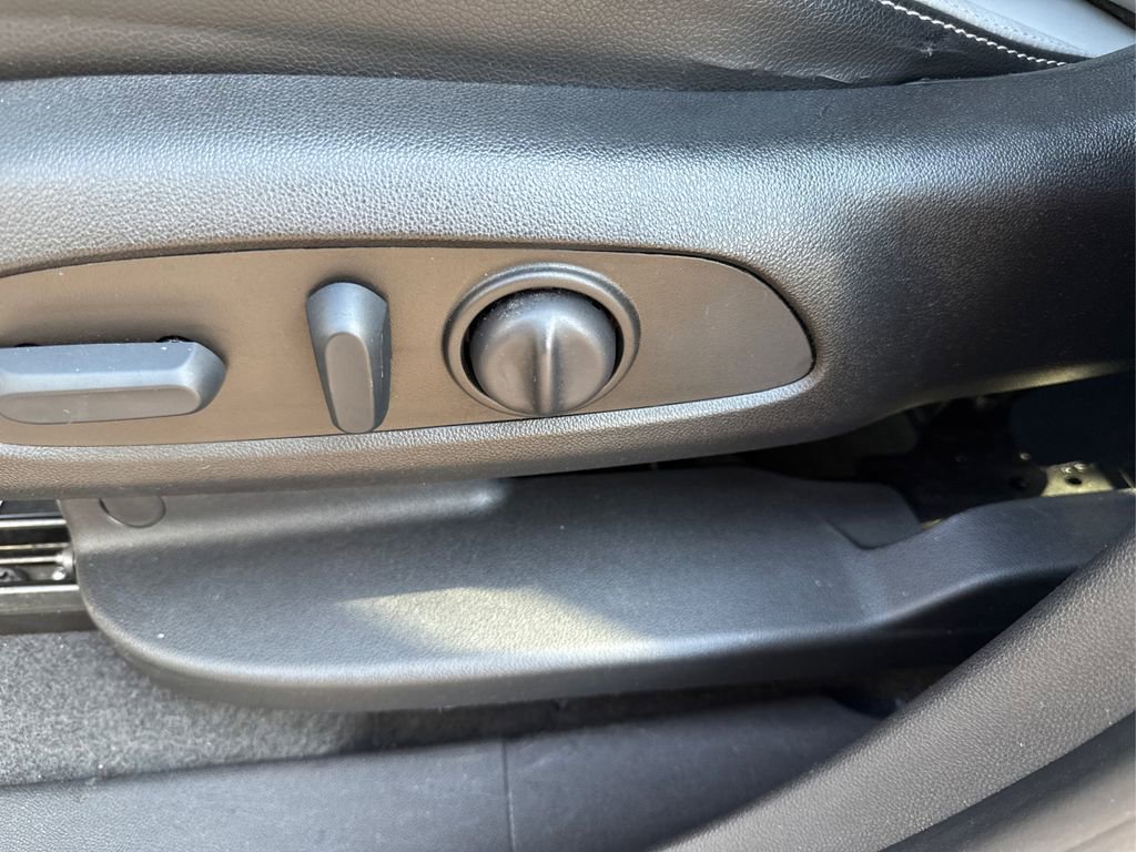 Used 2022 GMC Terrain SLT image 24