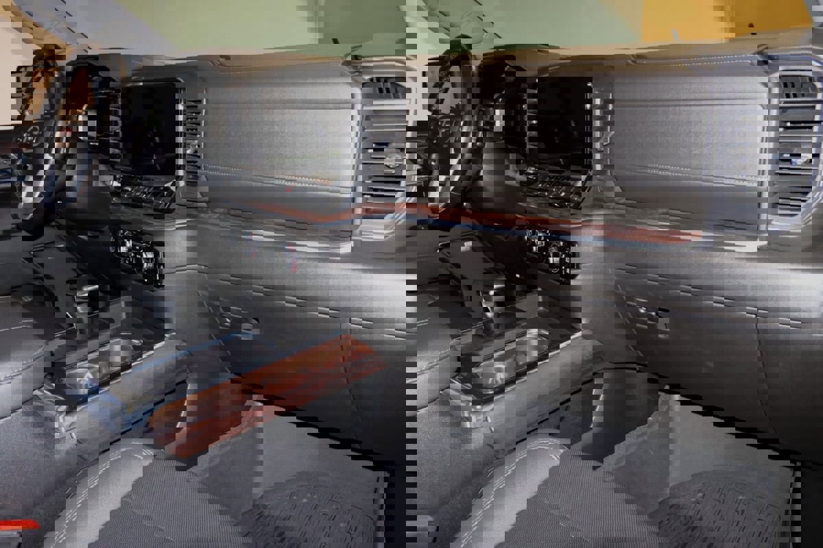 Used 2023 GMC Sierra 1500 SLT w/ SLT Convenience Package image 72