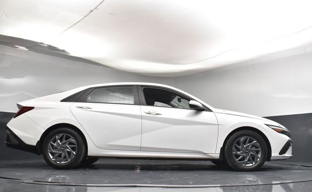 Used 2024 Hyundai Elantra SEL FWD image 37