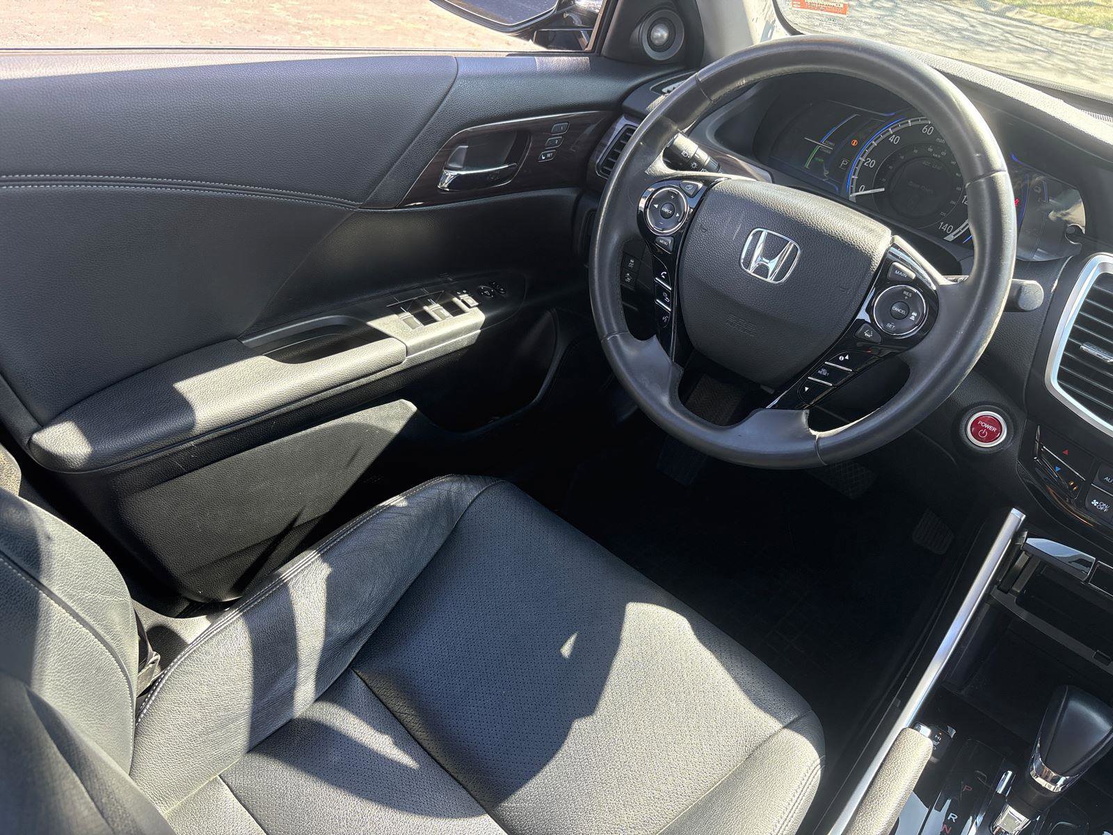 Used 2017 Honda Accord Touring image 14