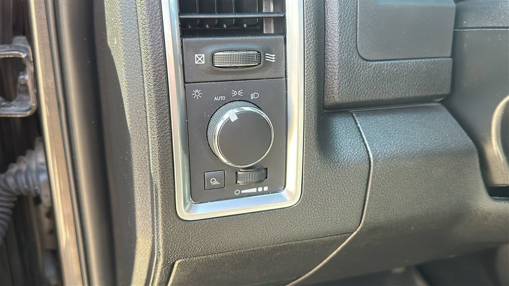 Used 2023 RAM 1500 Warlock AWD/4WD image 16
