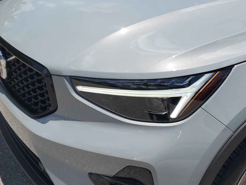 Used 2026 Volvo XC40 B5 Plus AWD/4WD image 11