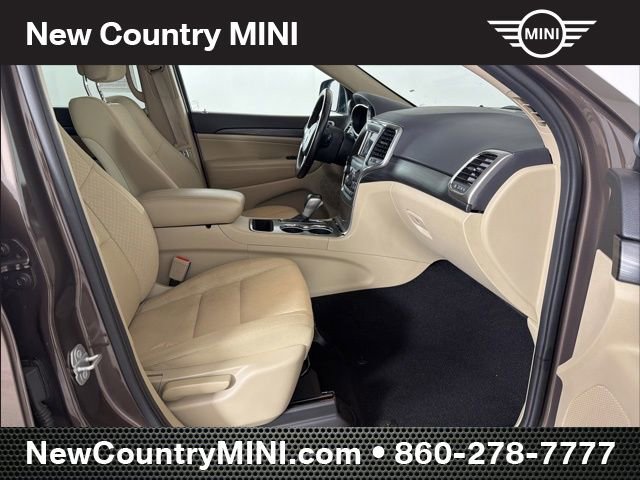 Used 2020 Jeep Grand Cherokee Laredo image 16