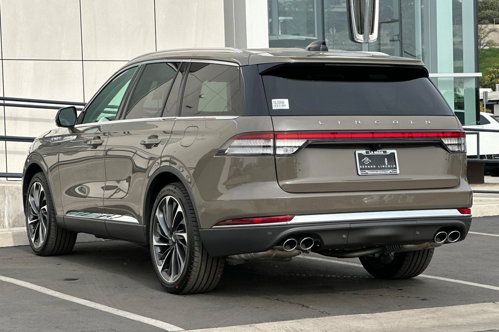 New 2026 Lincoln Aviator Reserve w/ Luxury Package RWD image 5