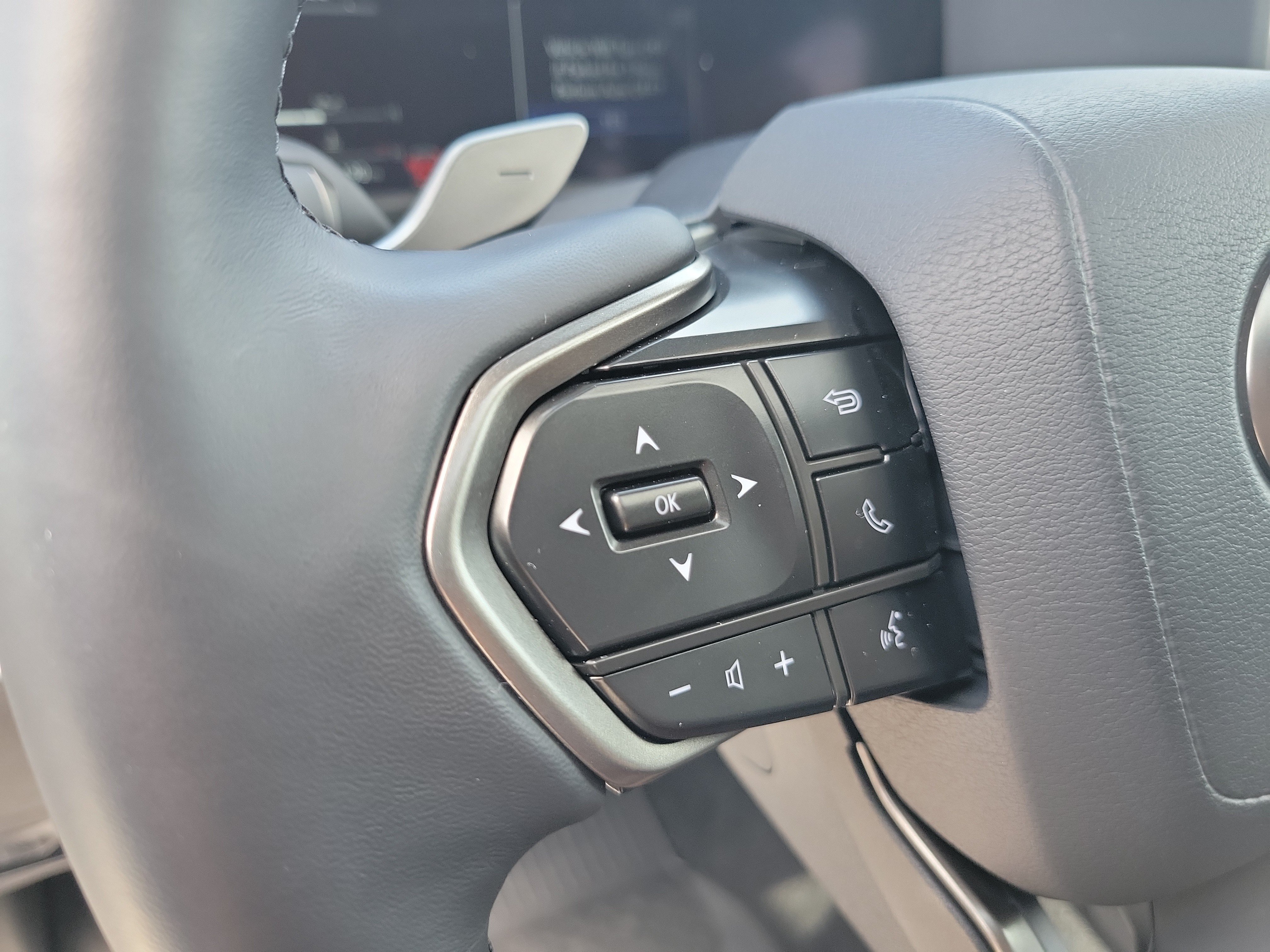 Used 2025 Lexus GX 550 w/ Accessory Package (2T) AWD/4WD image 30