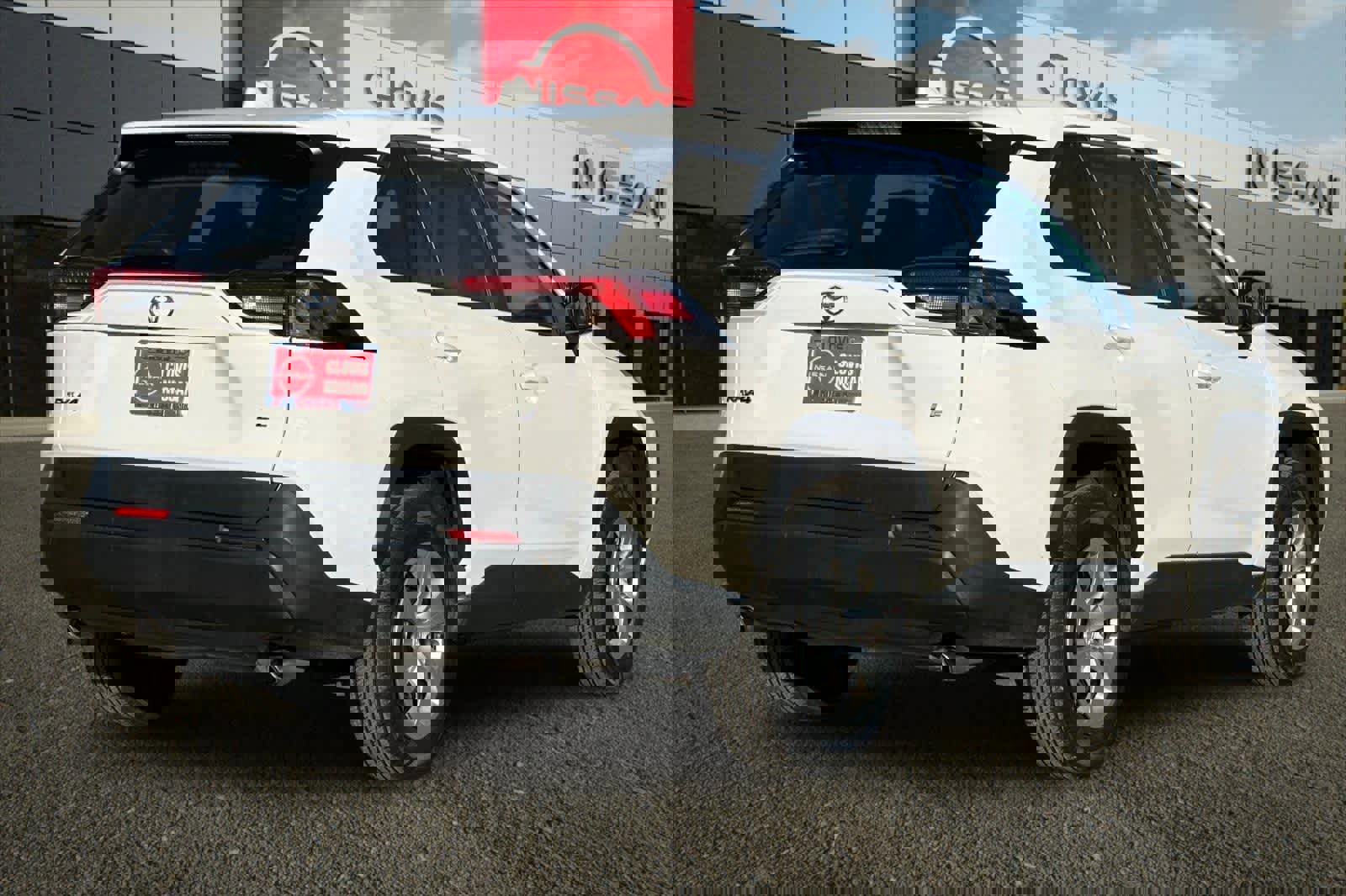 Used 2022 Toyota RAV4 LE image 3