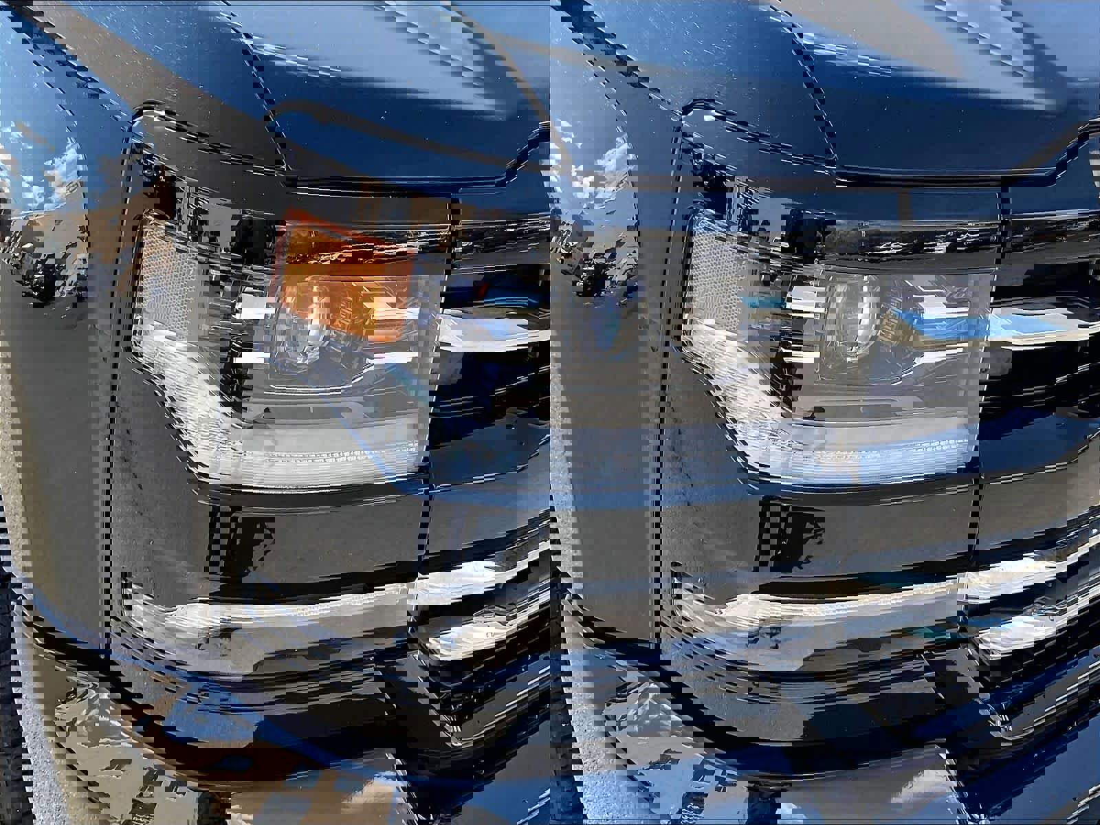 Used 2018 Chevrolet Silverado 1500 LTZ Z71 w/ LTZ Plus Package AWD/4WD image 33