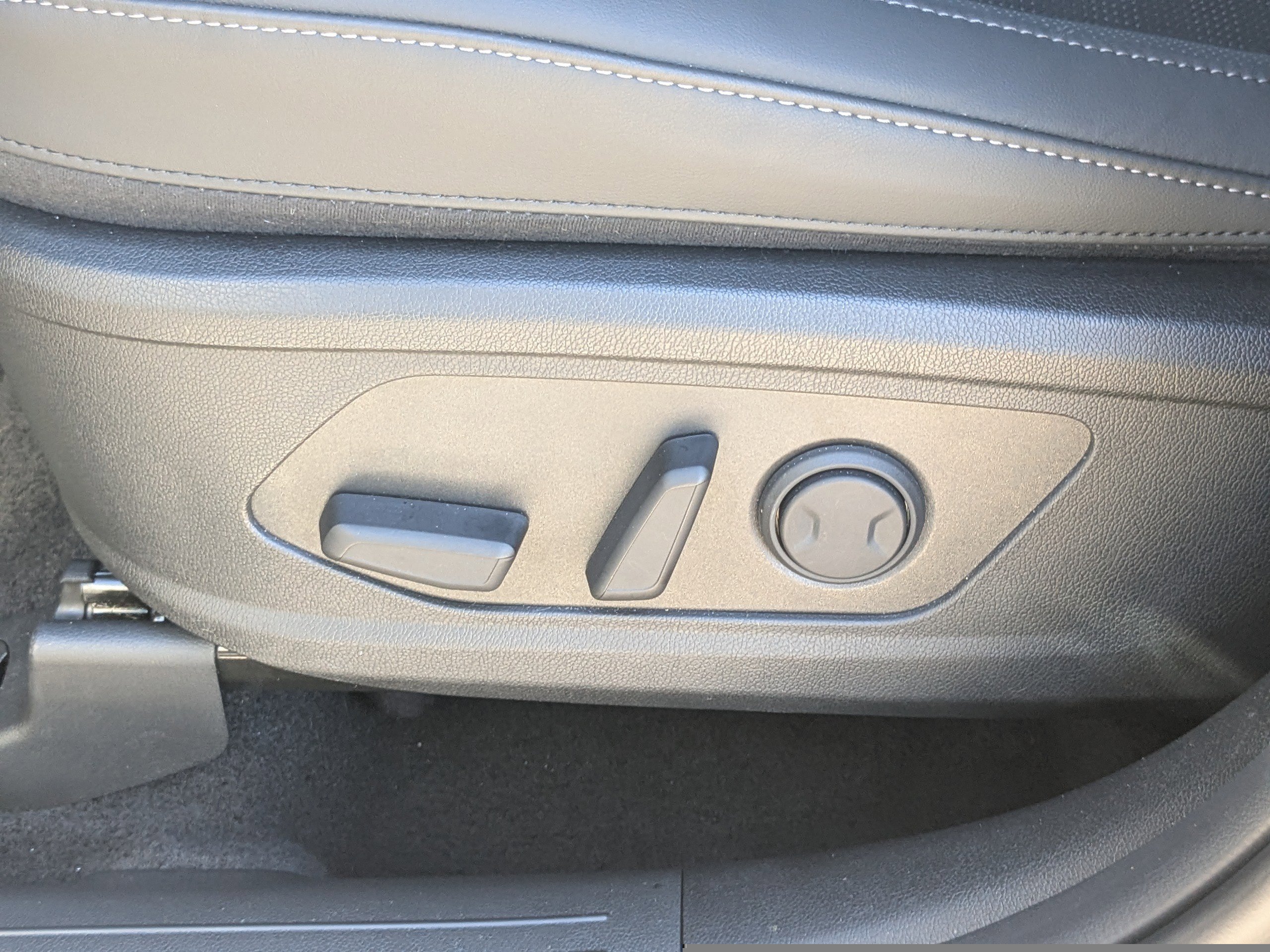 Certified 2025 Kia Sorento S w/ Panoramic Sunroof Package image 22