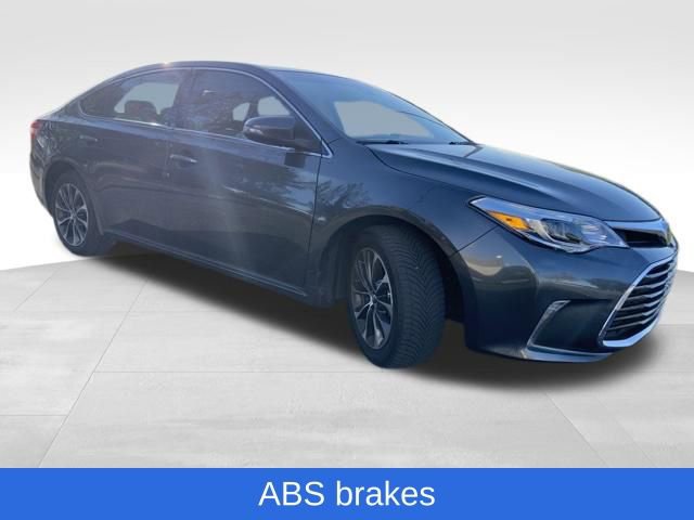 Used 2017 Toyota Avalon XLE Premium image 5