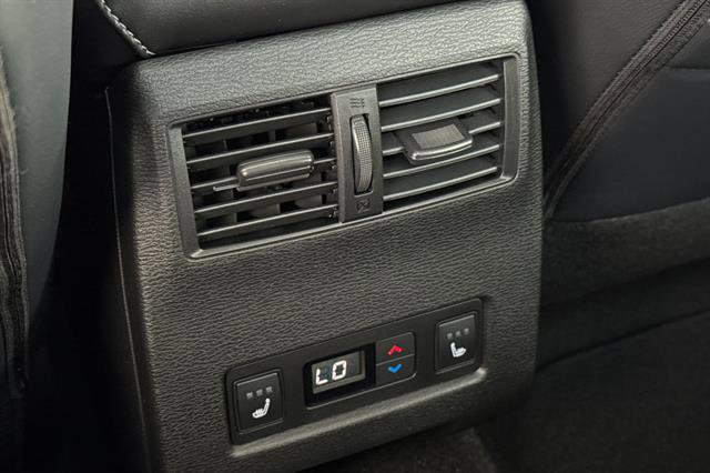 New 2026 Nissan Rogue Platinum image 14