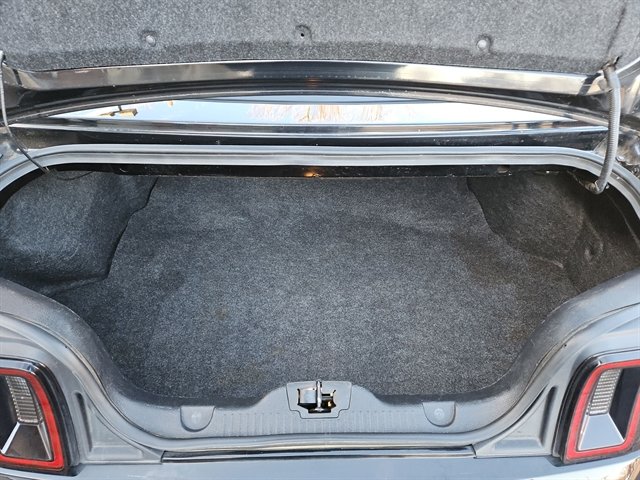 Used 2014 Ford Mustang Convertible image 12
